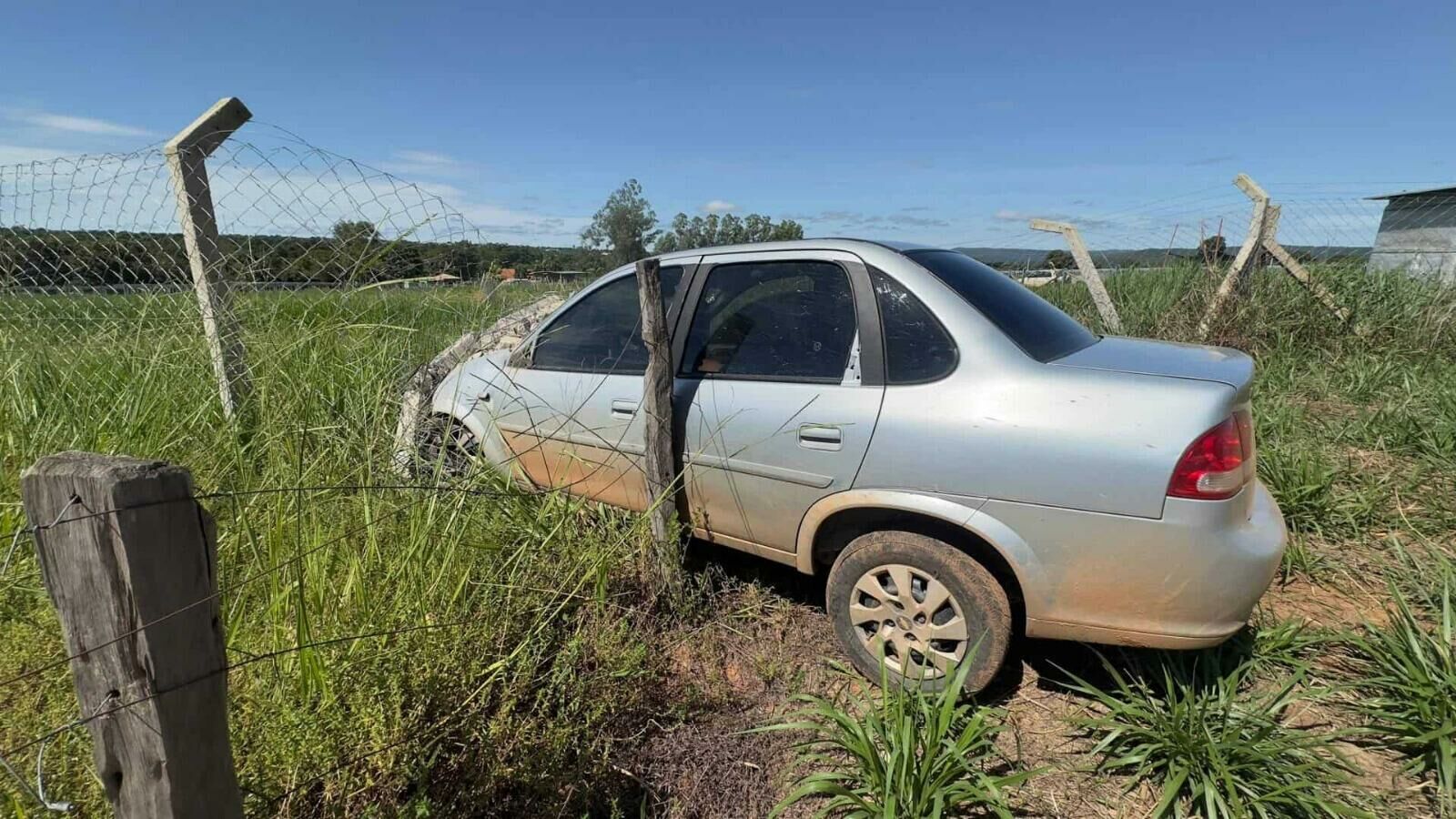 Imagem de compartilhamento para o artigo Homem é preso em Coxim por bater em cerca e dirigir embriagado da MS Todo dia